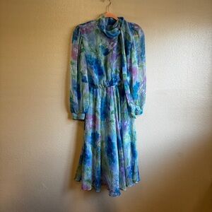 VINTAGE 100% Sill Elegant Floral Blue and Purple Dress